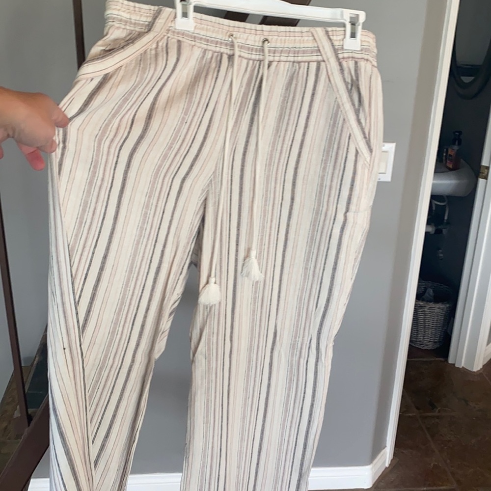 Super cute just never wear. Someone else should have these cute pants!